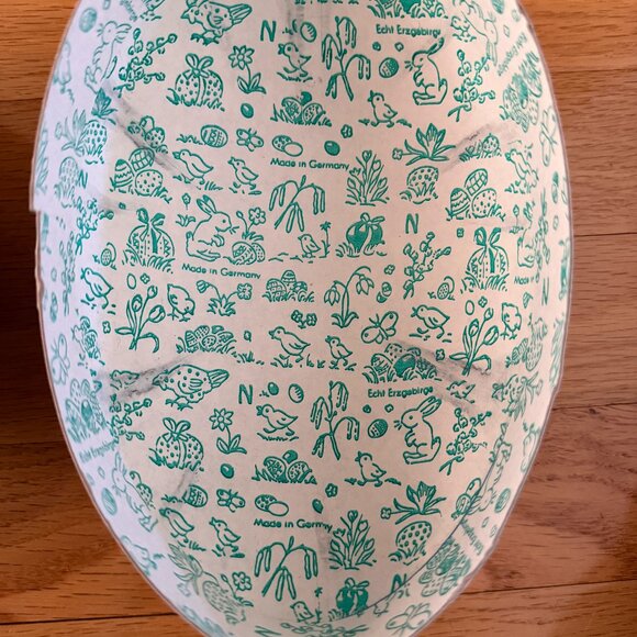 Echt Erzgebirge German Peter Rabbit Cardboard Container Easter Egg - Picture 10 of 16